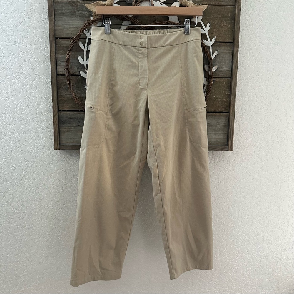 Lululemon Ventlight Cargo Mid Rise Crop 26" ladies size 8 beige khaki tan